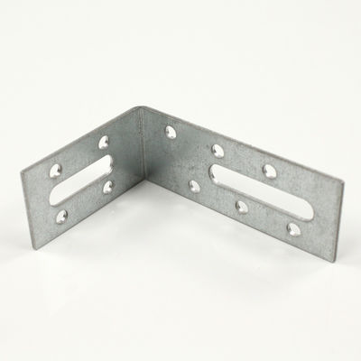 kualitas  Rust Resistant Galvanized Angle Brackets For Building Installation pabrik